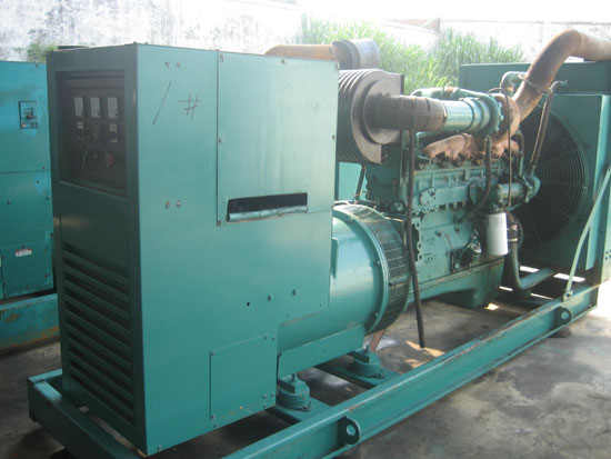 宁南租赁发电机- 发电机碳刷磨损的原因是什么